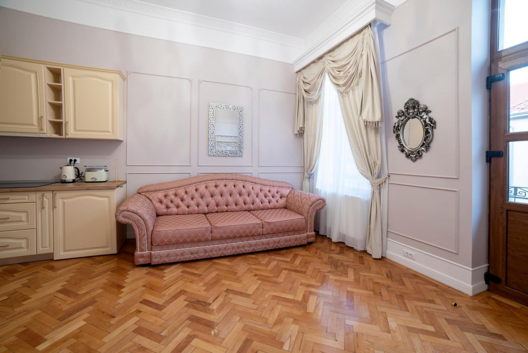 Aesthetic Pleasure - Central Downtown Apartments Oradea Exterior foto